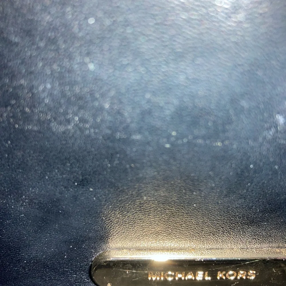 Michael Kors mercer gallery convertible small bucket bag - Picture 12 of 16